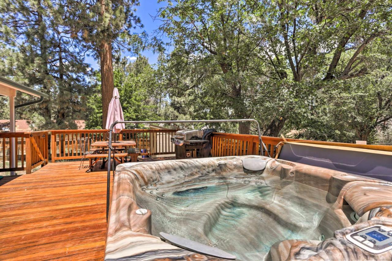 Big Bear Cabin With Deck And Hot Tub, Near Resorts! Big Bear Lake Εξωτερικό φωτογραφία
