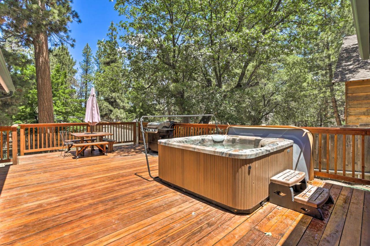 Big Bear Cabin With Deck And Hot Tub, Near Resorts! Big Bear Lake Εξωτερικό φωτογραφία